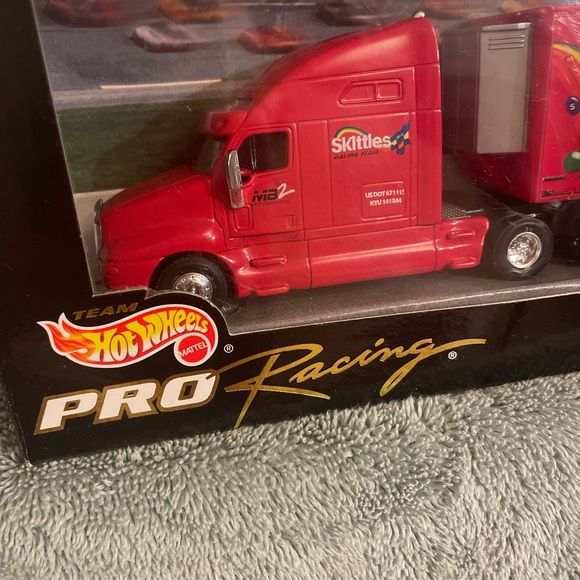 NASCAR By Hot Wheels pro racing. The Skittles #36 hauler. - Picture 2 of 7